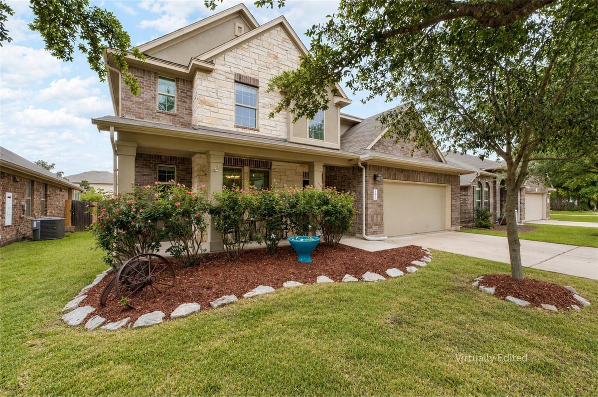 View 499 Still Hollow CRK in Whispering Hollow Ph 1 Sec 7a 499 Still Hollow CRK - front exterior - Luxury home in Whispering Hollow Ph 1 Sec 7a, Buda, TX