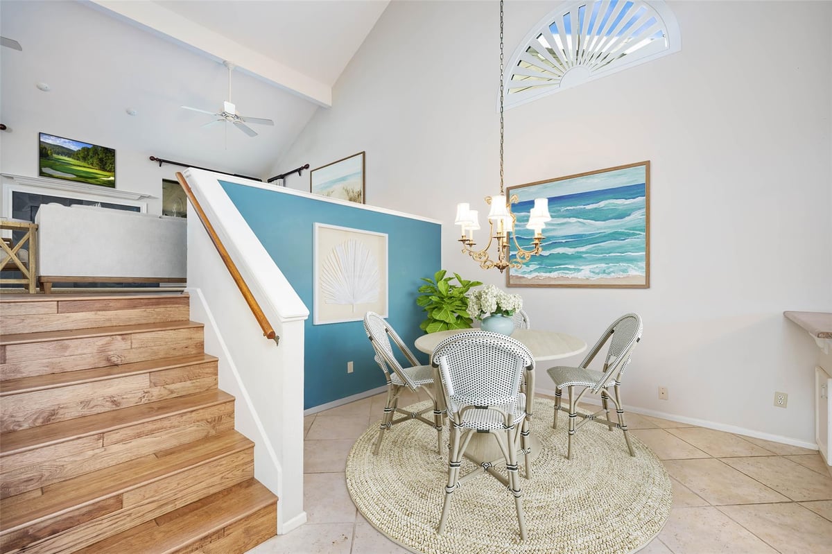 Primary bedroom at 5 Cypress Pt - 3 bed 2 bath home