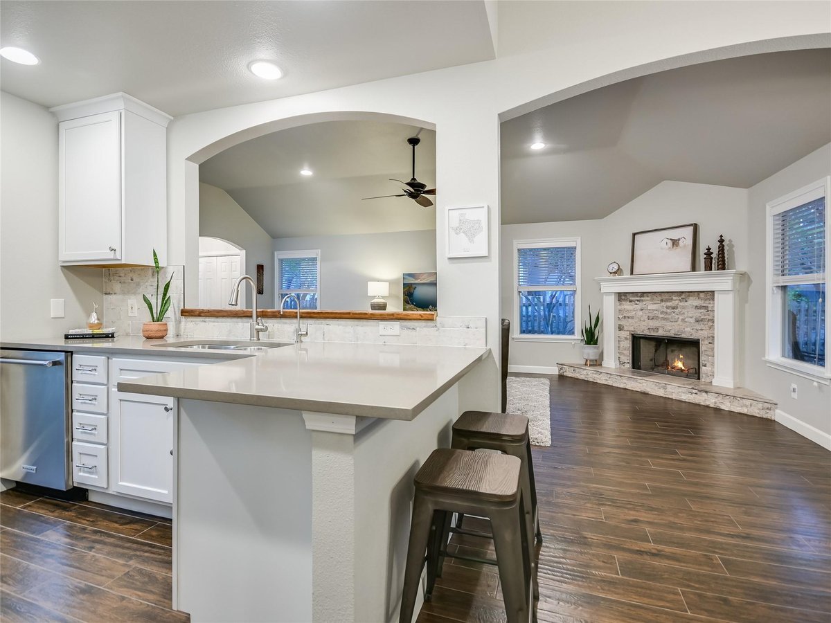 Primary bedroom at 5 Sunset Cir - 3 bed 2 bath home
