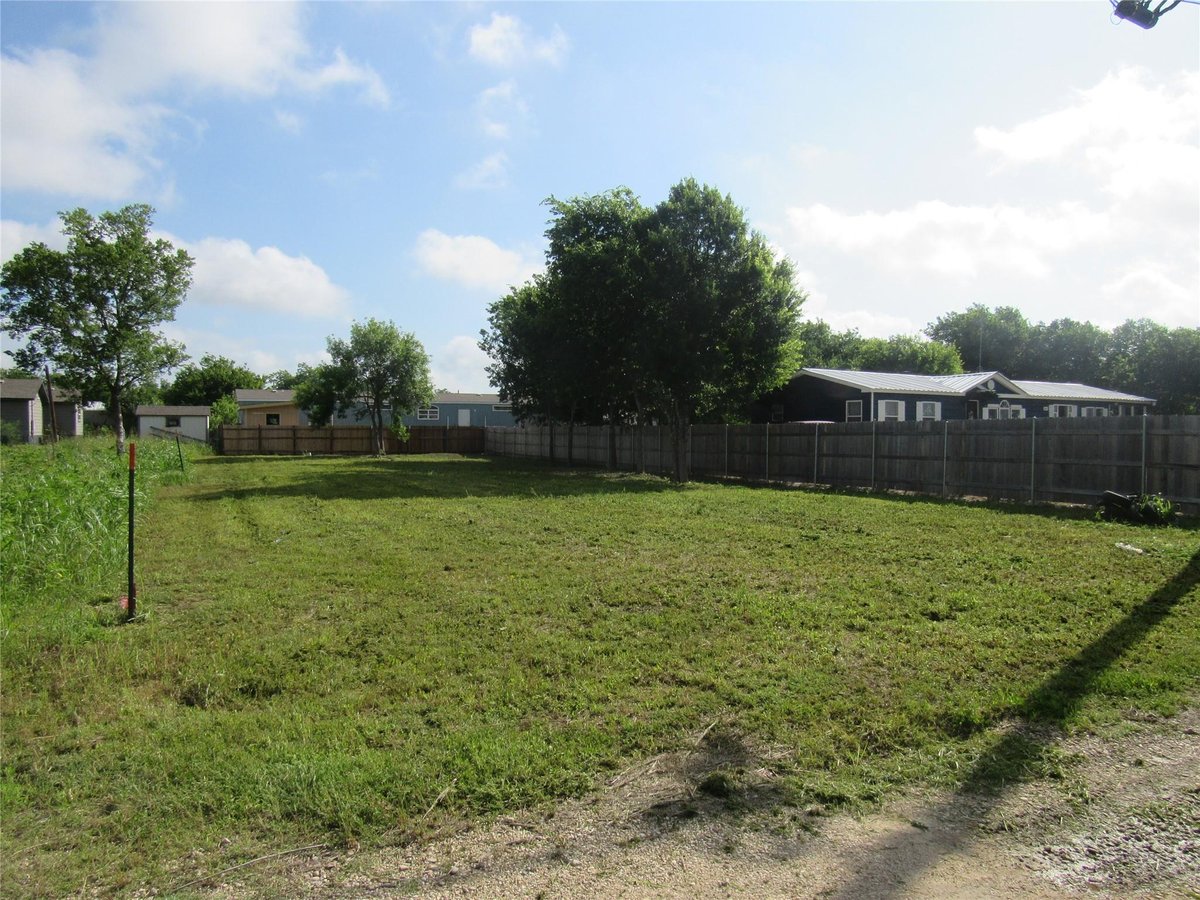 View 500 Arnold DR in Bartlett 500 Arnold DR - front exterior - Luxury lot in Bartlett, Bartlett, TX
