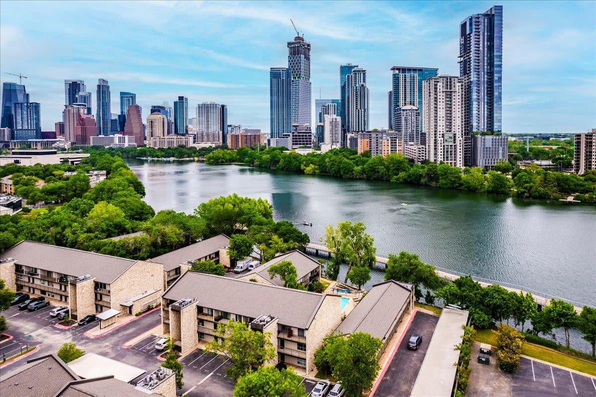 View 500 E Riverside DR Unit #264 in Riverwalk Condo Amd 500 E Riverside DR Unit #264 - front exterior - Luxury home in Riverwalk Condo Amd, Austin, TX