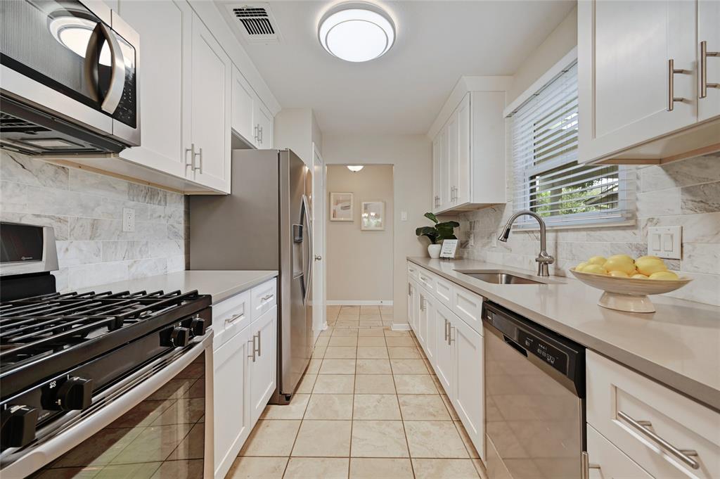 View 500 Krebs LN in Williamson Subd Sec 2 500 Krebs LN - front exterior - Luxury home in Williamson Subd Sec 2, Austin, TX