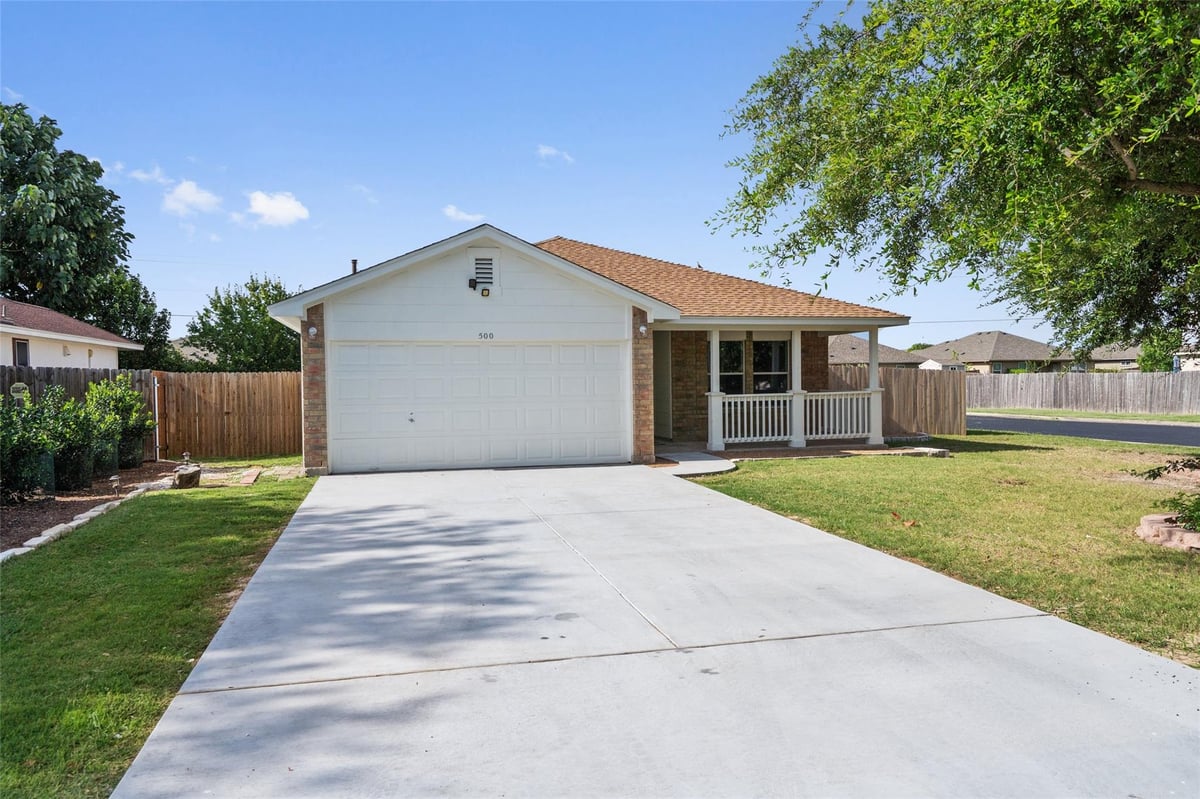 View 500 Mitchell DR in Glenwood Ph 02B 500 Mitchell DR - front exterior - Luxury home in Glenwood Ph 02B, Hutto, TX