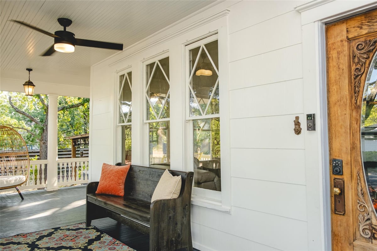 Living area at 500 S 1st St - 3 bed 2 bath home