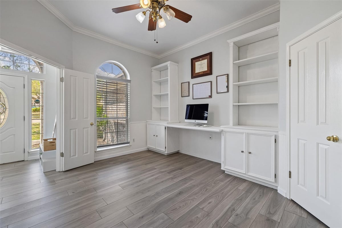 Living area at 500 Settlers Valley Dr - 4 bed 2 bath home