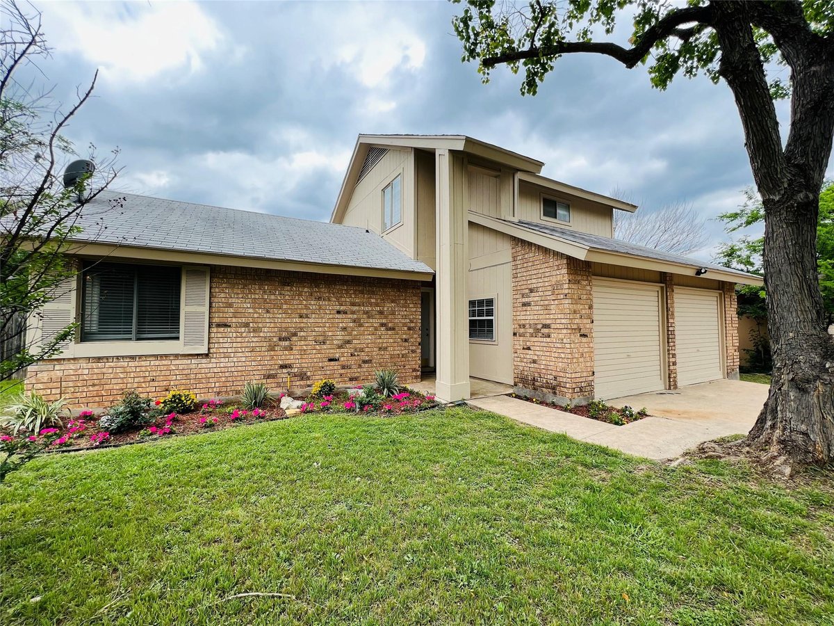 View 500 Splitrock St in Brushy Creek Sec 02 500 Splitrock St - front exterior - Luxury home in Brushy Creek Sec 02, Round Rock, TX
