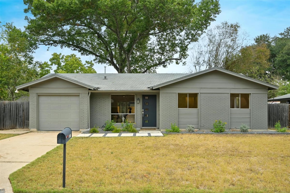 View 500 Tamworth Ave in Greenwood Hills Sec 06 500 Tamworth Ave - front exterior - Luxury home in Greenwood Hills Sec 06, Austin, TX