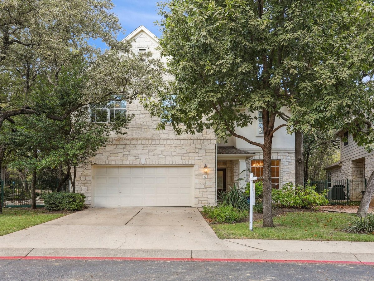 View 5000 Mission Oaks BLVD Unit #12 in Parke At Travis Country Condo Ame 5000 Mission Oaks BLVD Unit #12 - property photo 1 - Luxury home in Parke At Travis Country Condo Ame, Austin, TX
