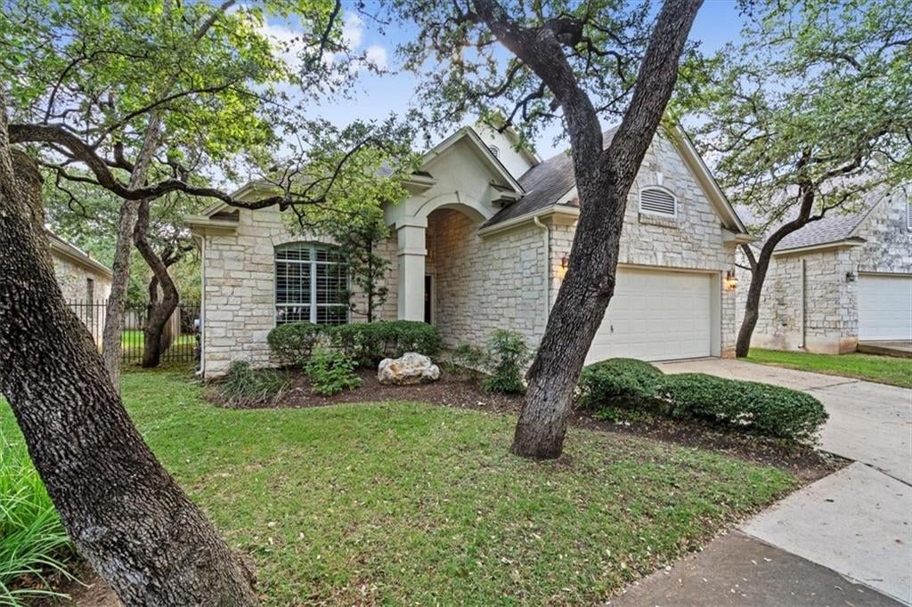 View 5000 Mission Oaks BLVD Unit #26 in Parke At Travis Country Condom 5000 Mission Oaks BLVD Unit #26 - front exterior - Luxury home in Parke At Travis Country Condom, Austin, TX