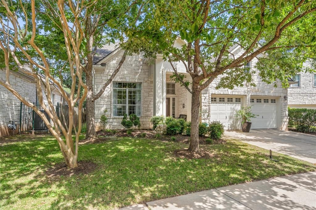View 5000 Mission Oaks BLVD Unit #51 in Travis Country 5000 Mission Oaks BLVD Unit #51 - front exterior - Luxury home in Travis Country, Austin, TX