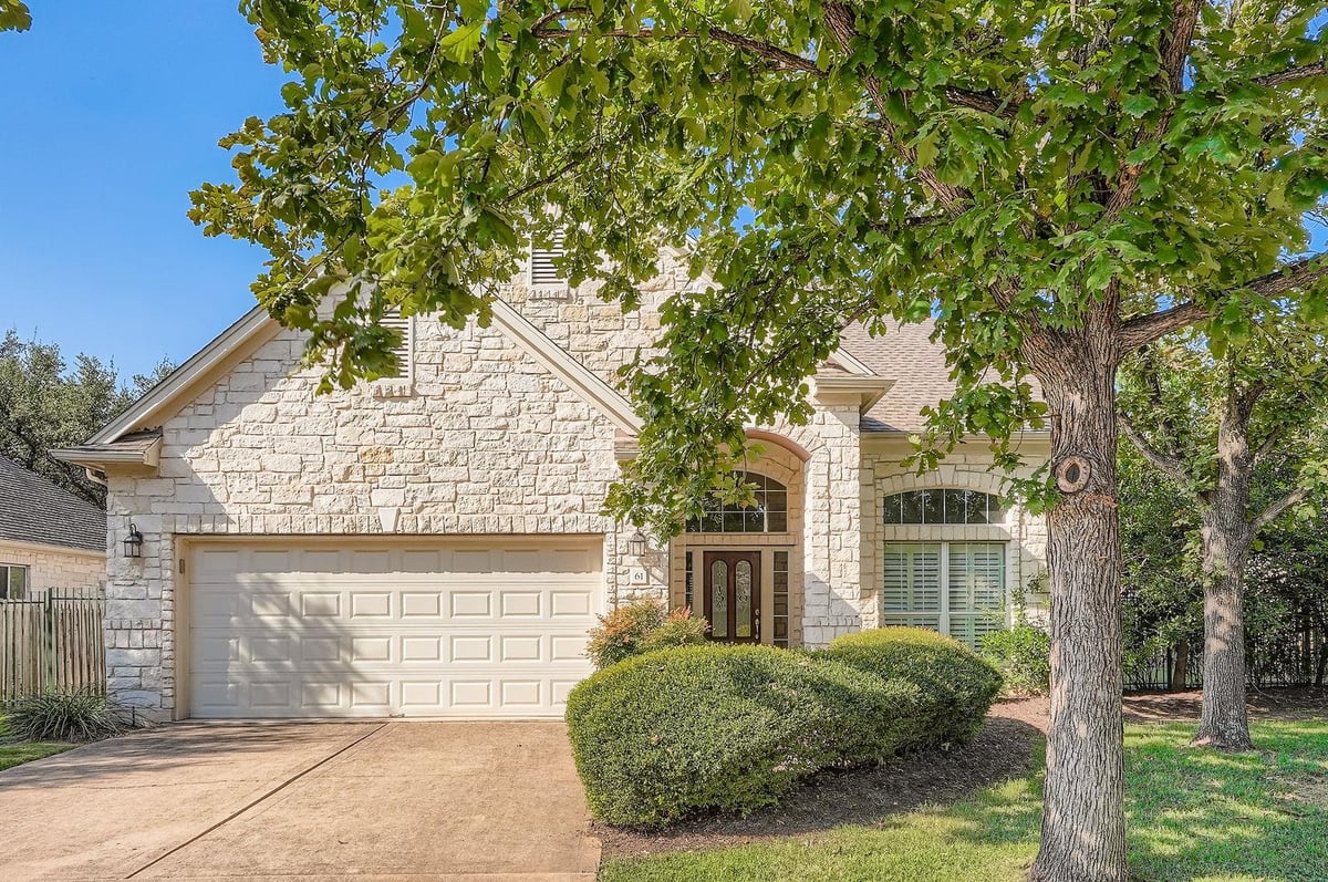 View 5000 Mission Oaks BLVD Unit #61 in Parke At Travis Country Condo 5000 Mission Oaks BLVD Unit #61 - property photo 1 - Luxury home in Parke At Travis Country Condo, Austin, TX