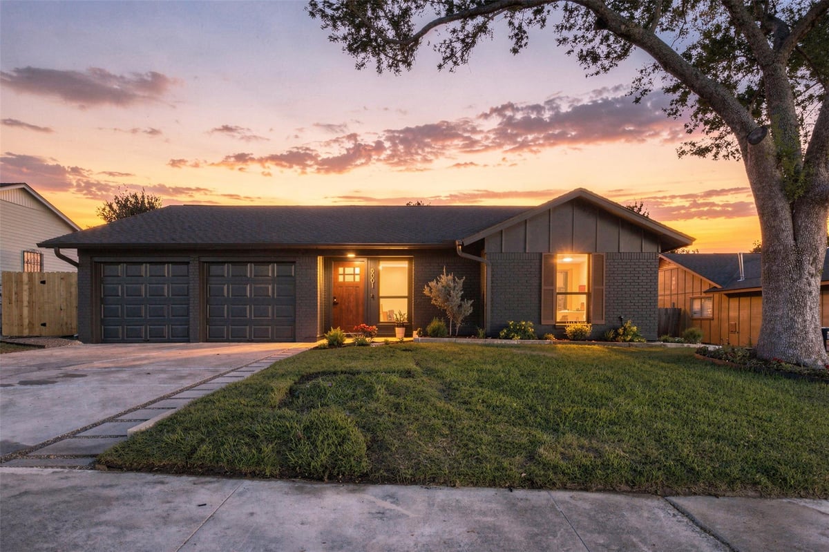 View 5001 Bundyhill DR in Crest Hills Sec 02 5001 Bundyhill DR - property photo 1 - Luxury home in Crest Hills Sec 02, Austin, TX