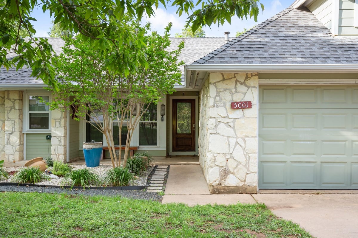 View 5001 Ganymede DR in Milwood Sec 11 5001 Ganymede DR - property photo 1 - Luxury home in Milwood Sec 11, Austin, TX