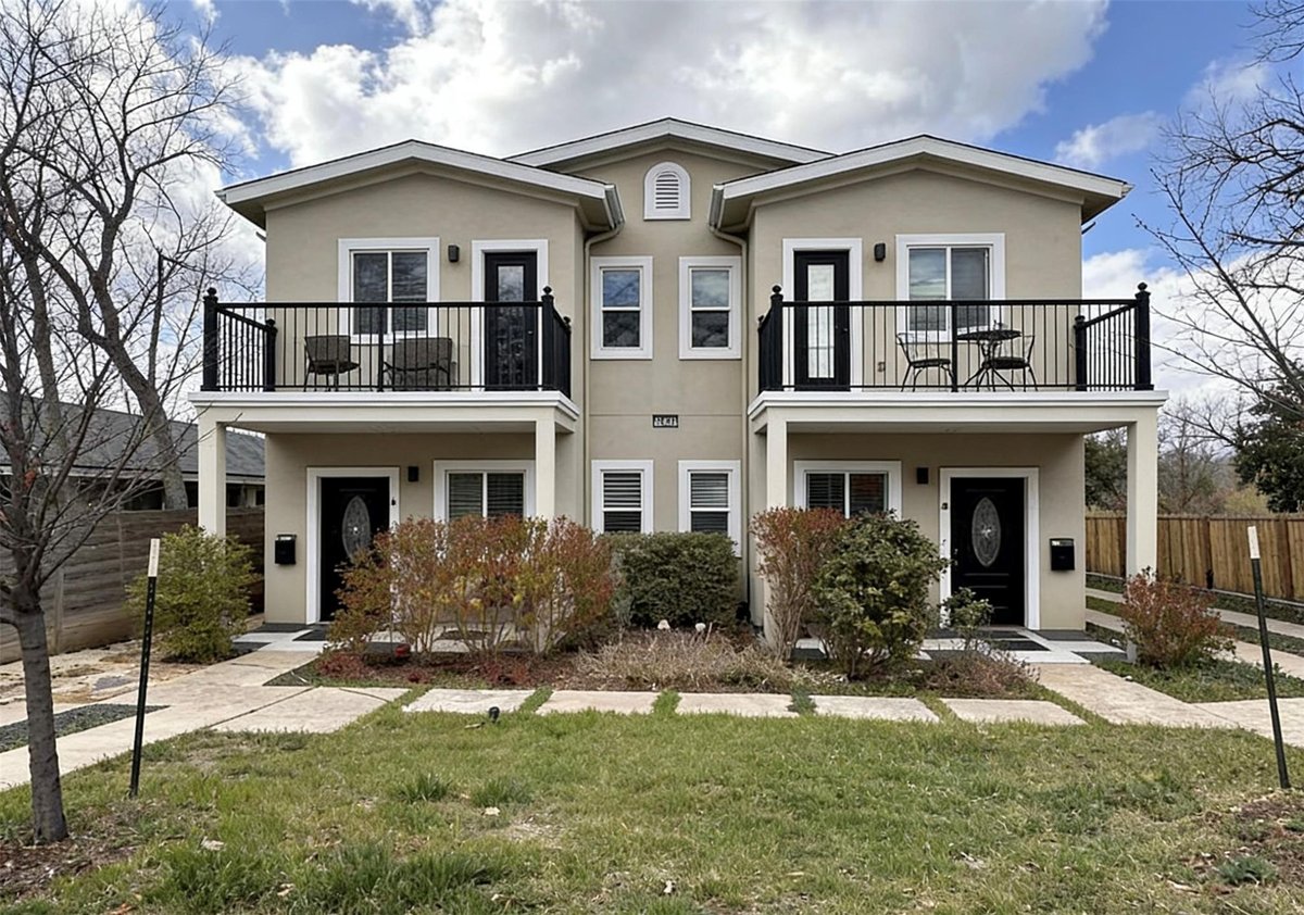 View 5004 Rowena Ave Unit #A in JJ Hegman 5004 Rowena Ave Unit #A - property photo 1 - Luxury home in JJ Hegman, Austin, TX