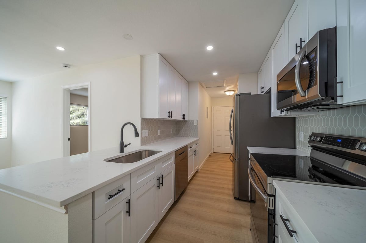 View 5005 Cape Verde Cv Unit #A in Village South Ph 04-B Sec 02 5005 Cape Verde Cv Unit #A - front exterior - Luxury home in Village South Ph 04-B Sec 02, Austin, TX