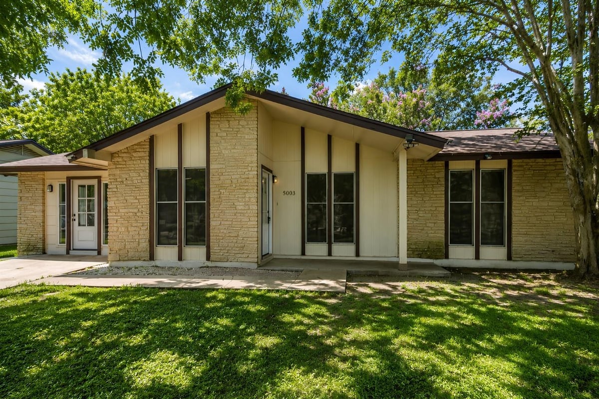 View 5005 Creek Bend DR in Creek Bend Sec 01 5005 Creek Bend DR - property photo 1 - Luxury home in Creek Bend Sec 01, Austin, TX