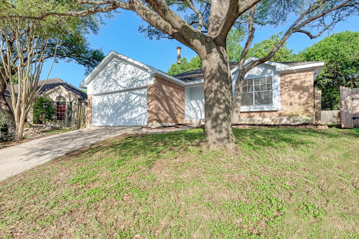 5006 Acorn Grove Ct - front exterior - Luxury home in Williamson Creek Sec 02, Austin, TX