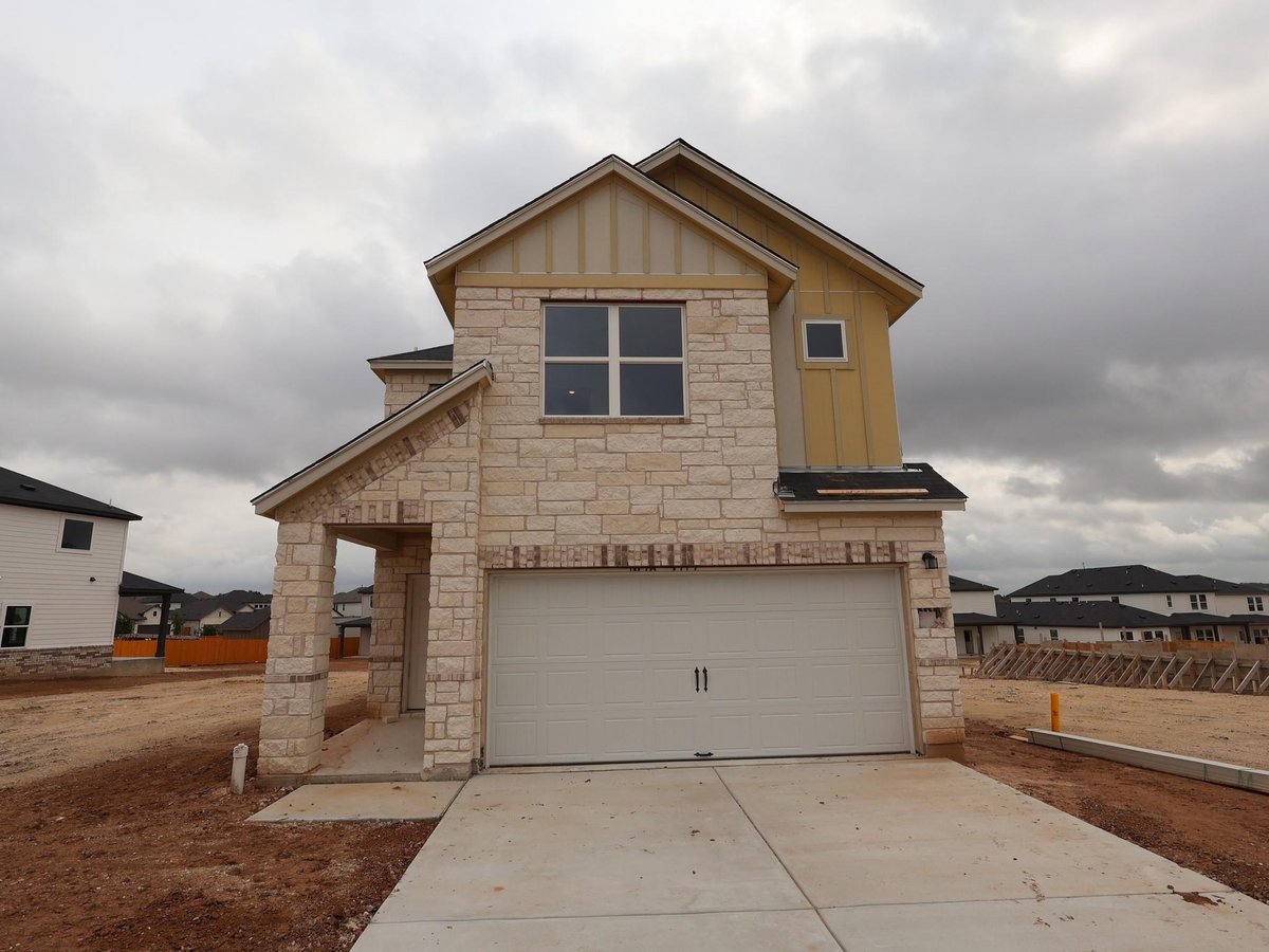 501 Bishop Wood Rd - front exterior - Luxury home in Heritage, Dripping Springs, TX