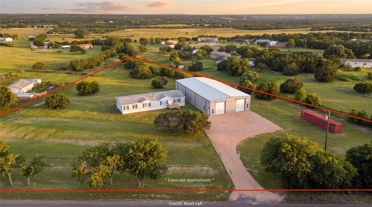 501 County Road 248 - property photo 1 - Luxury home in Wade Crossing Ph 01, Georgetown, TX