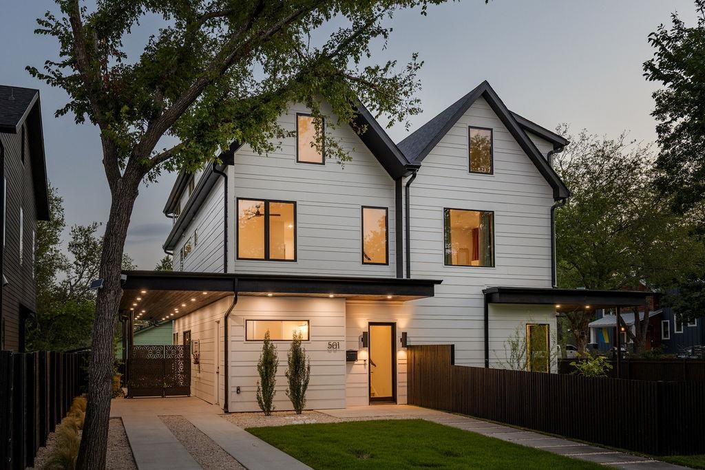 View 501 E 50th ST in Hyde Park 501 E 50th ST - front exterior - Luxury home in Hyde Park, Austin, TX