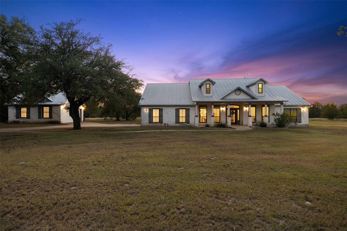 View 501 East Trl in Double Horn 501 East Trl - property photo 1 - Luxury home in Double Horn, Spicewood, TX