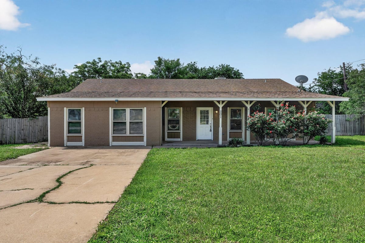 View 501 Possum Trot ST in John Hamilton Surv/#1 Abs #405 501 Possum Trot ST - front exterior - Luxury home in John Hamilton Surv/#1 Abs #405, Burnet, TX