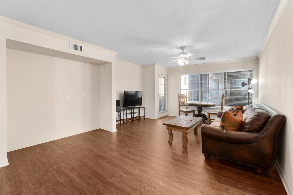 View 501 W 26th St Unit #113 in Centennial Condo Rev 1997 501 W 26th St Unit #113 - front exterior - Luxury home in Centennial Condo Rev 1997, Austin, TX