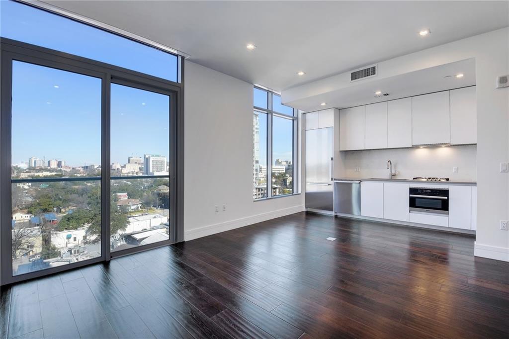 View 501 West Ave Unit #1206 in Fifth & West 501 West Ave Unit #1206 - front exterior - Luxury home in Fifth & West, Austin, TX