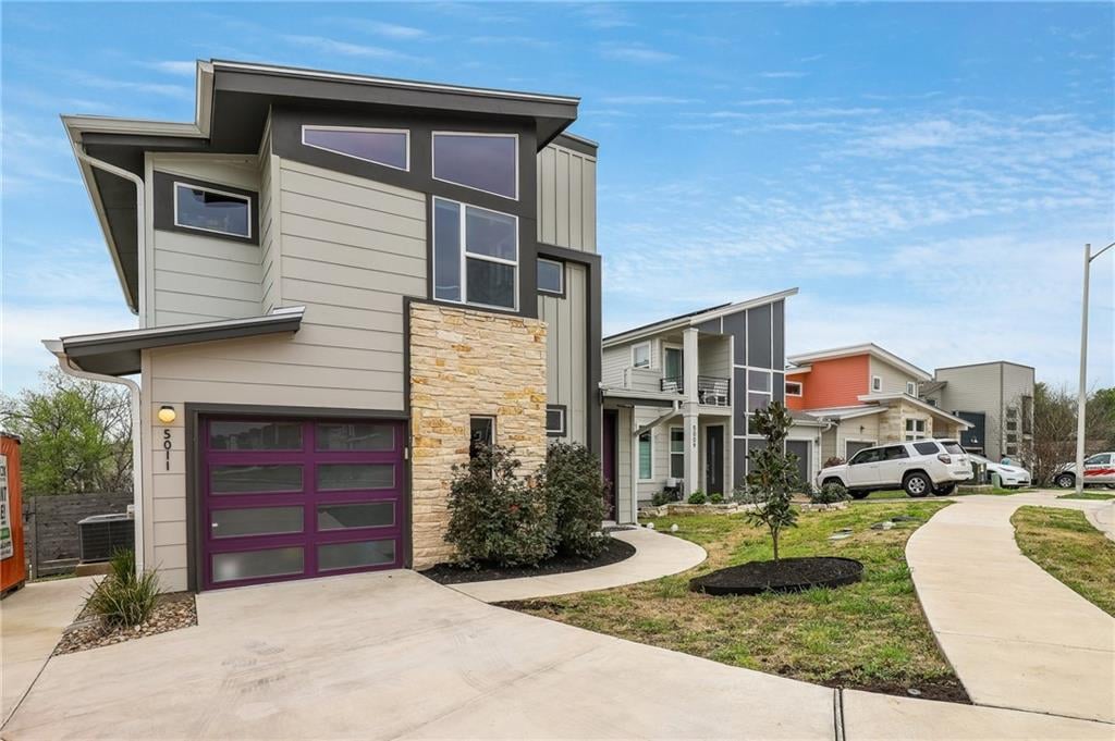 View 5011 Rob Scott St in Baker 5011 Rob Scott St - front exterior - Luxury home in Baker, Austin, TX