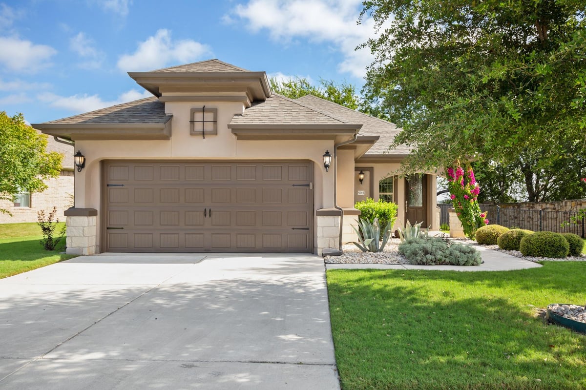 View 5015 Lunata Way in Heritage at Vizcaya 5015 Lunata Way - front exterior - Luxury home in Heritage at Vizcaya, Round Rock, TX