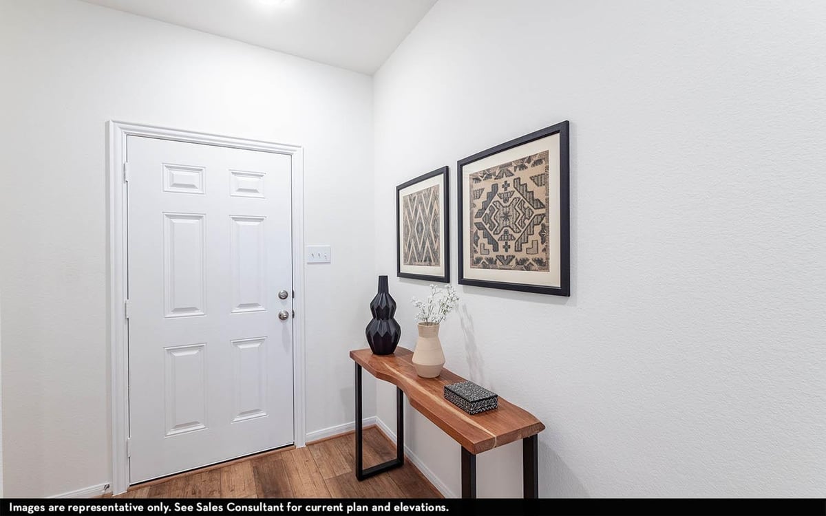 Living area at 502 Estuary Dr - 4 bed 2 bath home