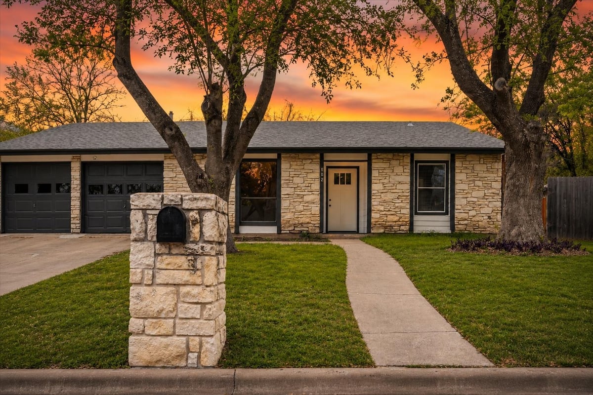 View 502 Pintail LN in Dahlberg Estates Sec 3 502 Pintail LN - front exterior - Luxury home in Dahlberg Estates Sec 3, Taylor, TX
