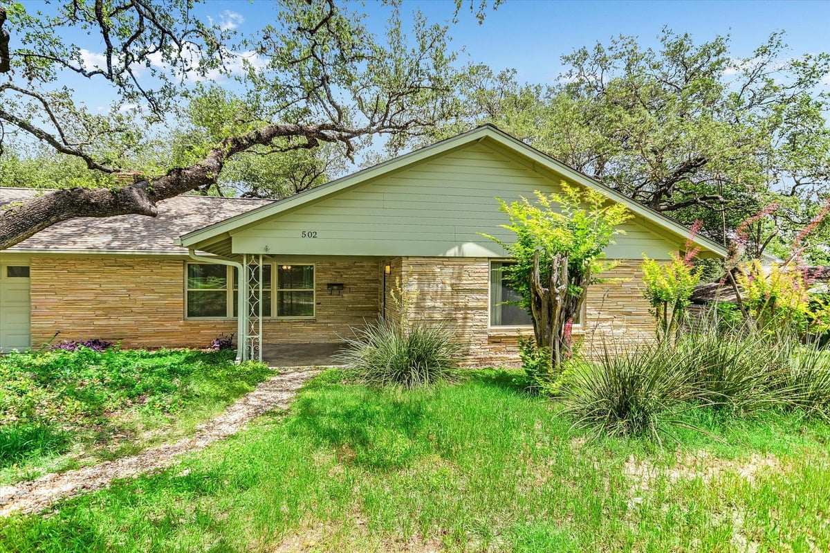 View 502 Sunset Cir in Twin Oaks Add 502 Sunset Cir - front exterior - Luxury home in Twin Oaks Add, Austin, TX