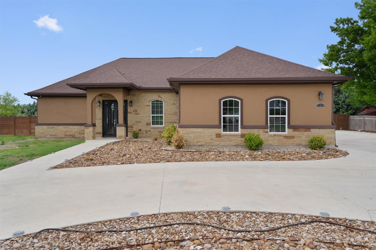 Kitchen at 50204 Ironhorse Trl - 3 bed 2 bath home