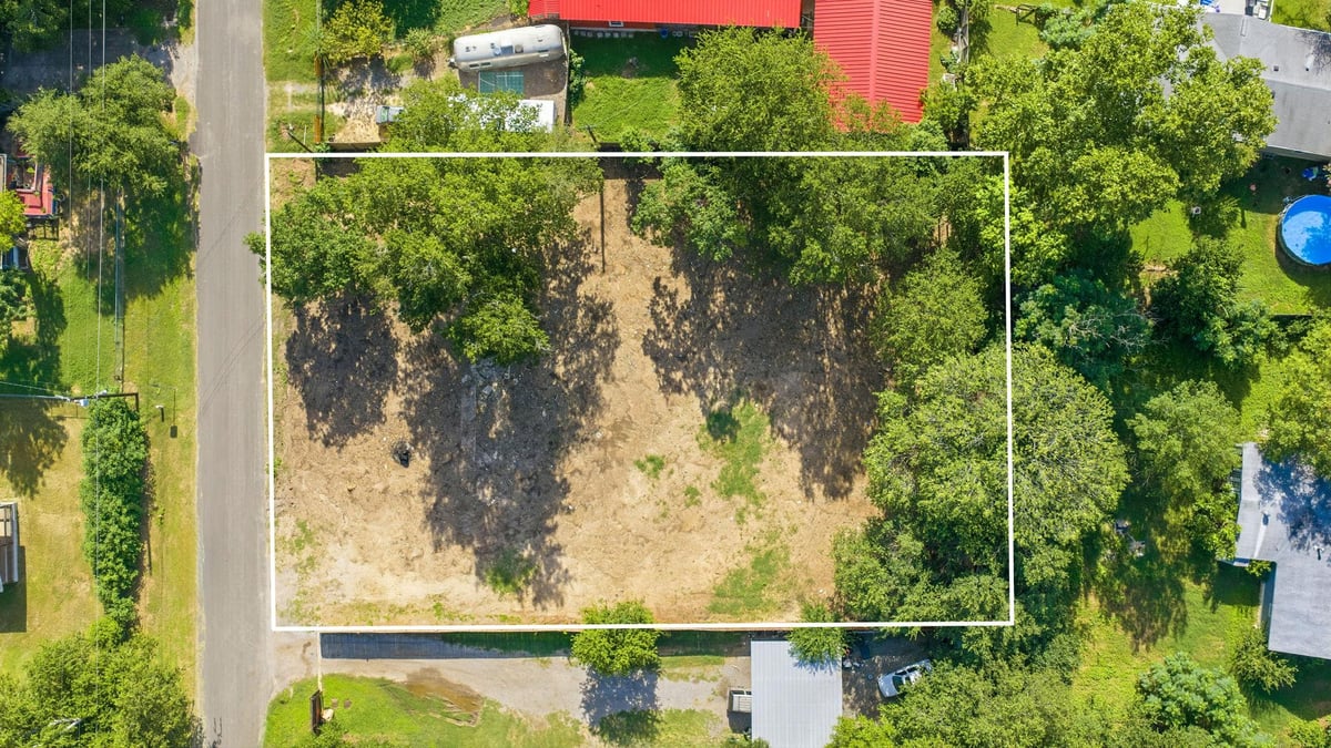 View 503 Hickory Ridge RD in Twin Creek Park Sec 02 503 Hickory Ridge RD - front exterior - Luxury lot in Twin Creek Park Sec 02, Manchaca, TX