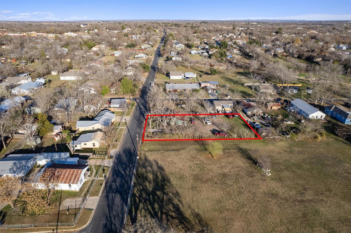 View 503 W Alamo St in Smith, J S 503 W Alamo St - front exterior - Luxury lot in Smith, J S, Elgin, TX