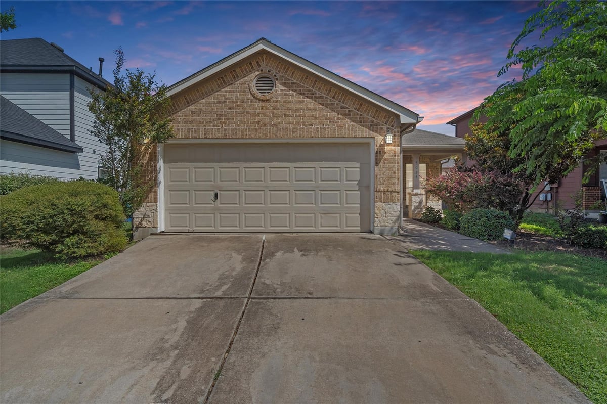 View 5036 Lexington Meadow LN in Lexington Parke Sec 01 5036 Lexington Meadow LN - front exterior - Luxury home in Lexington Parke Sec 01, Del Valle, TX