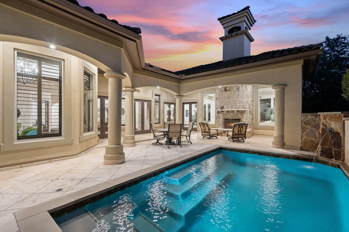 504 Black Wolf Run - front exterior - Luxury home in Flintrock At Hurst Creek Ph 04, Lakeway, TX