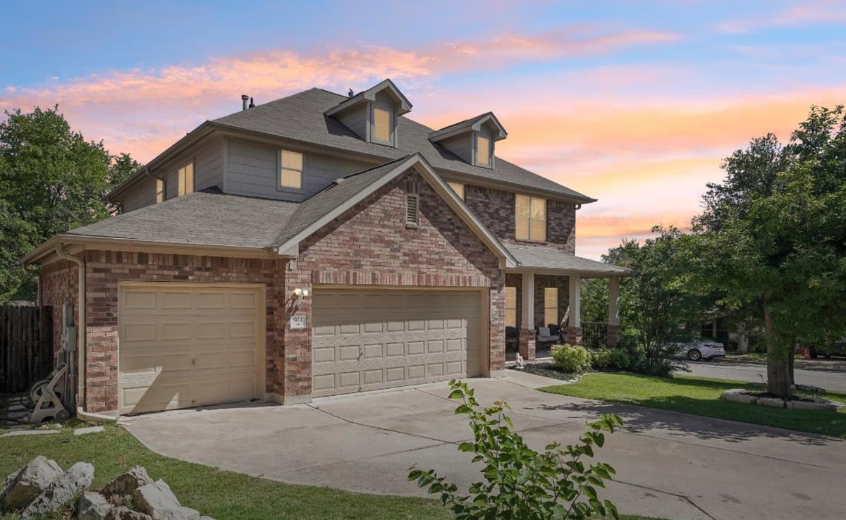 Living area at 504 Chaparral Dr - 5 bed 3 bath home