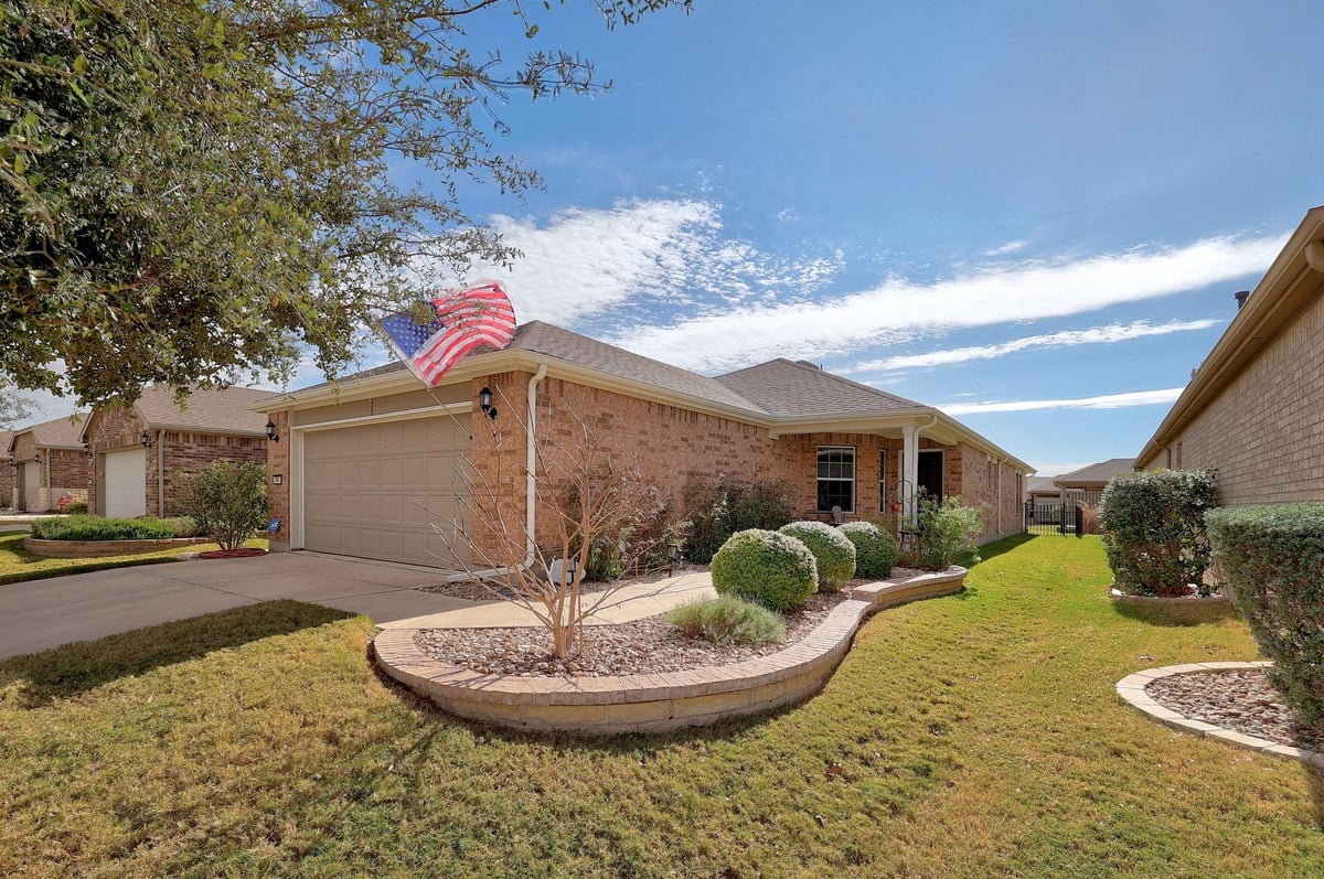 504 Hereford Ln - front exterior - Luxury home in Sun City, Georgetown, TX