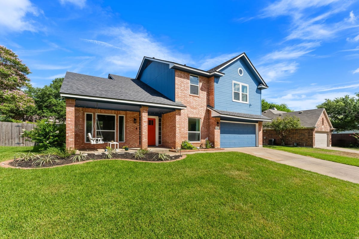 View 504 Pleasant Valley Dr in MEADOW PARK SOUTH SEC 2 A 504 Pleasant Valley Dr - front exterior - Luxury home in MEADOW PARK SOUTH SEC 2 A, Pflugerville, TX