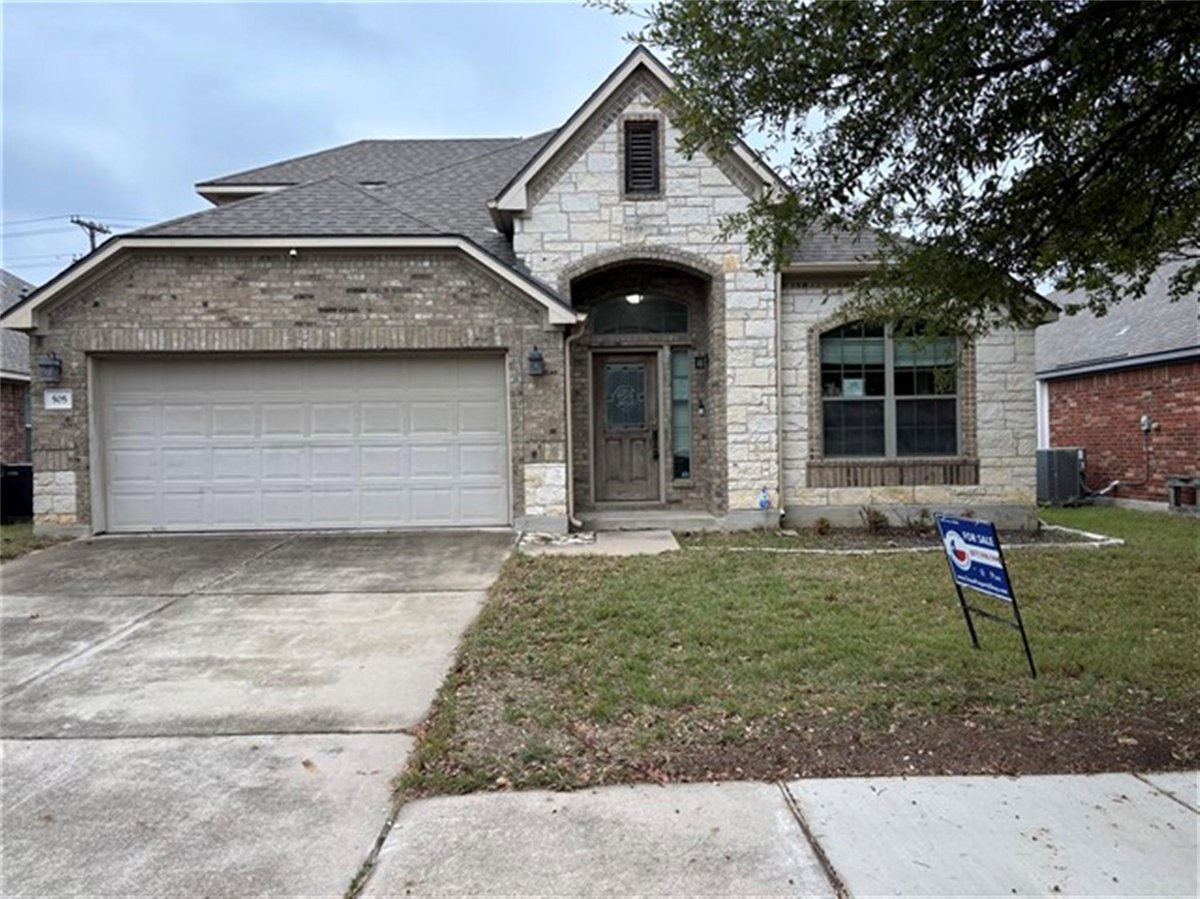 View 505 Bluehaw DR in Georgetown Village Sec 09 Ph 01 Pud 505 Bluehaw DR - front exterior - Luxury home in Georgetown Village Sec 09 Ph 01 Pud, Georgetown, TX