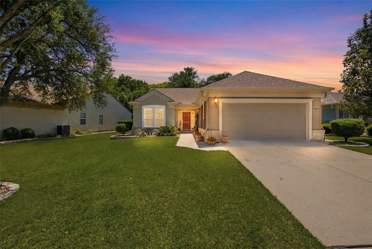 505 Monarch TRL - front exterior - Luxury home in Sun City Georgetown Neighborhood 32 Pud, Georgetown, TX