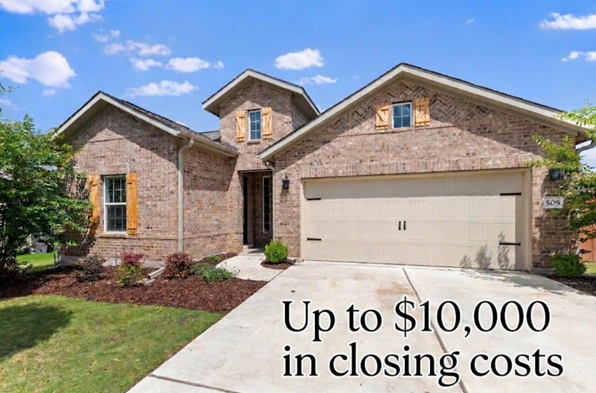 View 505 Sixpence LN in Oaks/San Gabriel Sec 8 505 Sixpence LN - front exterior - Luxury home in Oaks/San Gabriel Sec 8, Georgetown, TX