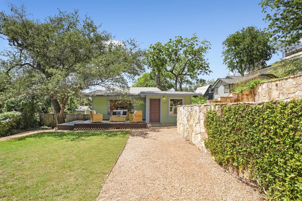 View 505 Terrace Dr in Blue Bonnet Hills 505 Terrace Dr - front exterior - Luxury home in Blue Bonnet Hills, Austin, TX