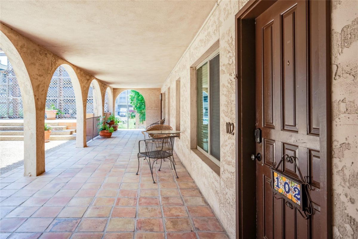 View 505 W 7th ST Unit #102 in Posada Del Rey Condo Amd 505 W 7th ST Unit #102 - front exterior - Luxury home in Posada Del Rey Condo Amd, Austin, TX