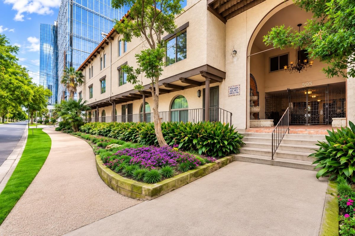 View 505 W 7th ST Unit #308 in Posada Del Rey Condo Amd 505 W 7th ST Unit #308 - front exterior - Luxury home in Posada Del Rey Condo Amd, Austin, TX