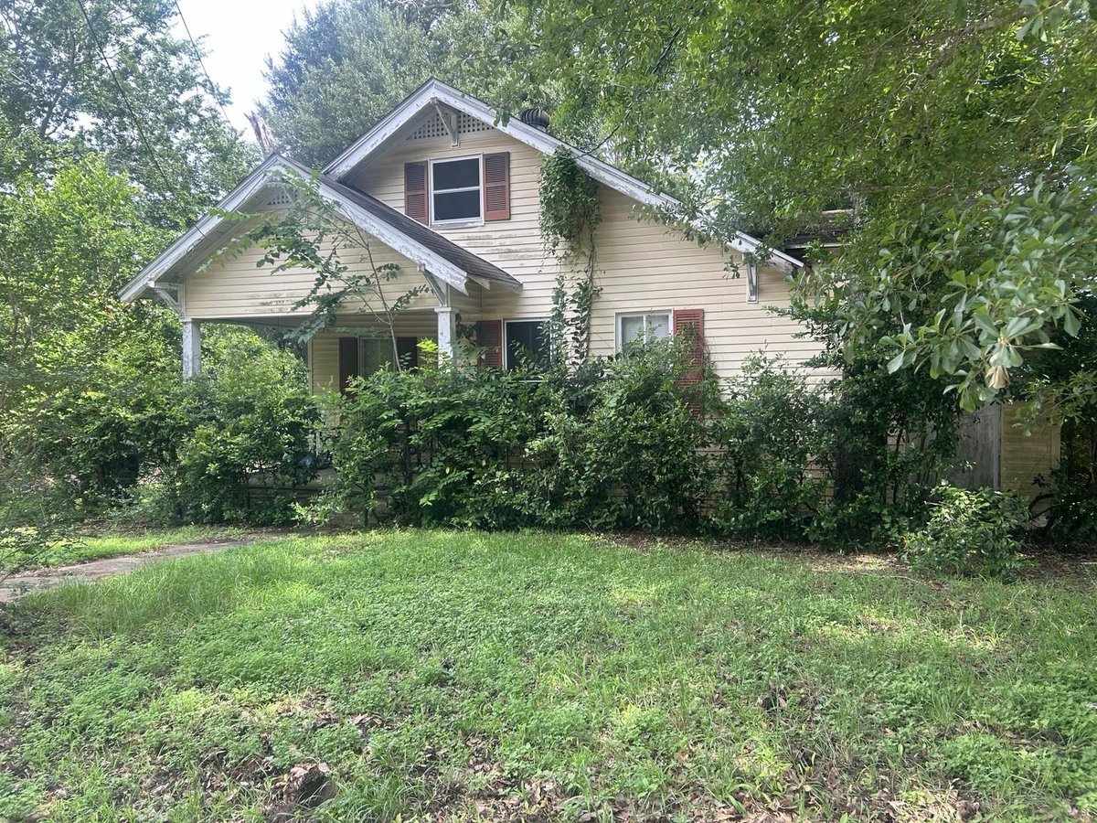 View 505 W Sixth ST in Brenham 505 W Sixth ST, photo 1 of 20, Brenham, Brenham, TX
