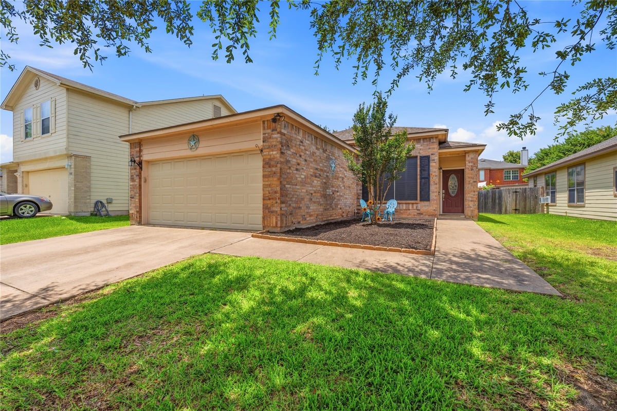 506 Glacier Point TRL - front exterior - Luxury home in NORTHPARK, Taylor, TX