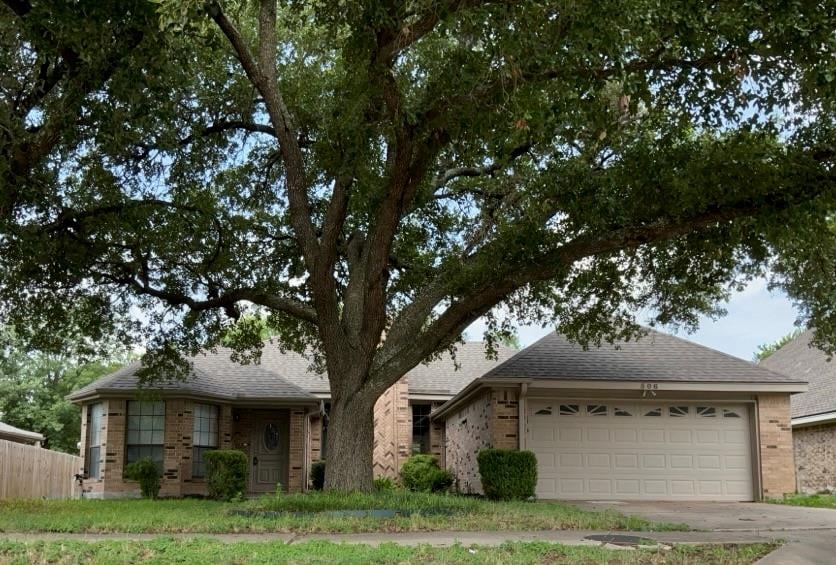 View 506 Meadow Creek Dr in Willow Creek Sec 01 506 Meadow Creek Dr - property photo 1 - Luxury home in Willow Creek Sec 01, Pflugerville, TX